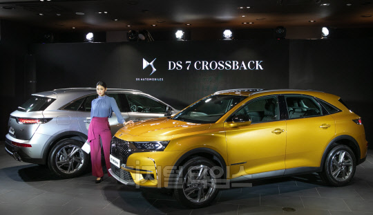 [] DS , ÷׽ SUV DS 7 ũν 